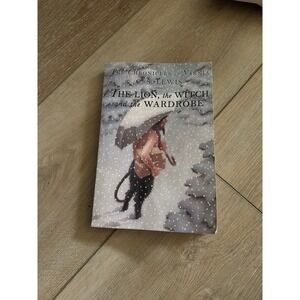 The Lion, the Witch and the Wardrobe by C.S. Lewis – Scholastic Paperback 1994